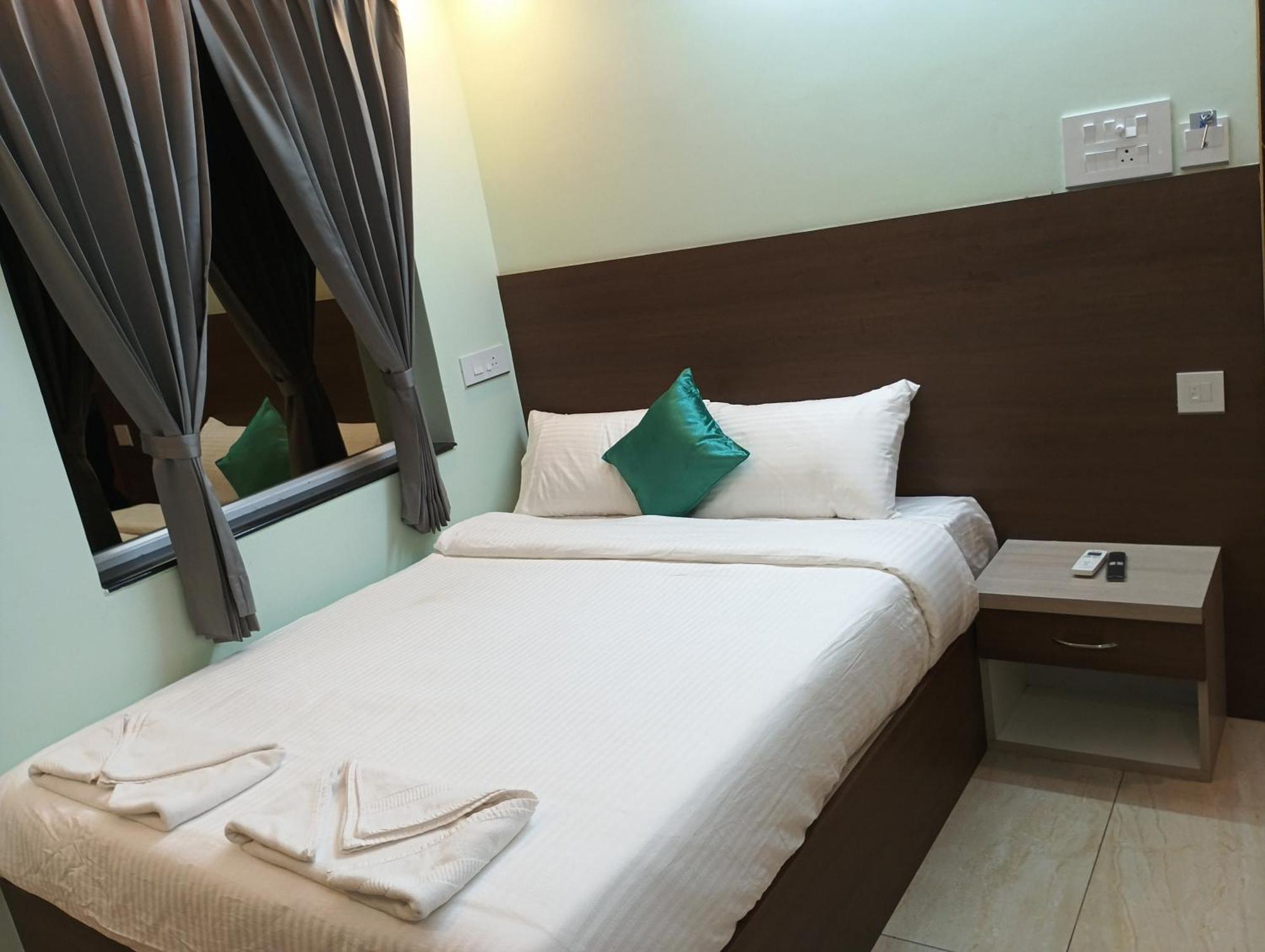 Malar Park Hotel ติรุวันนามาลัย ภายนอก รูปภาพ